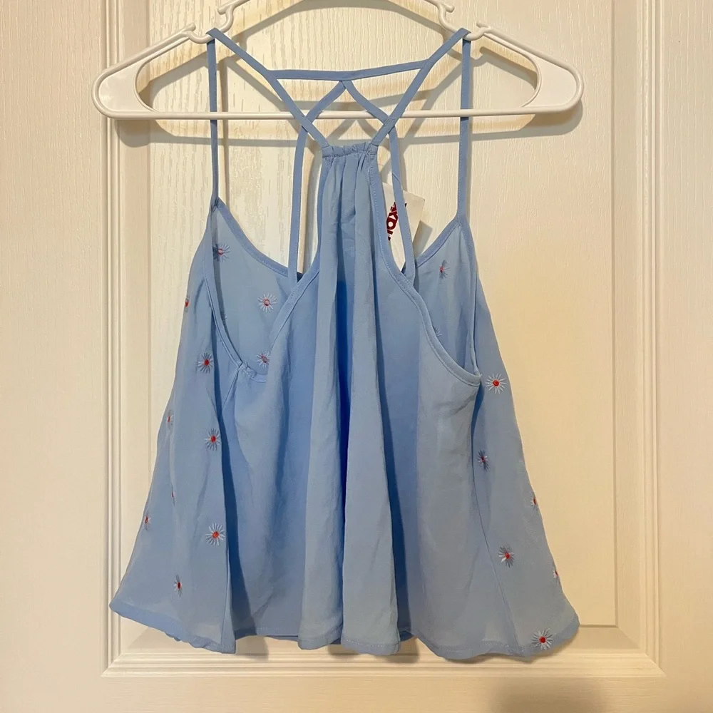 Flowy blue blouse with small embroidered red flowers. Size L - Picture 4 of 4